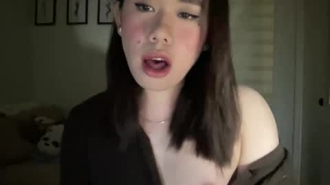 Snapshot of beautiful_lust69 chatting on 01/01/25, 02:09 Sweet Aya online show from 01/01/25, 02:09