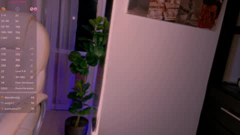 Snapshot of beautifulchleo chatting on 02/25/25, 05:19 Chleo online show from 02/25/25, 05:19