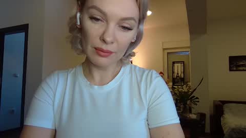 Snapshot of beautifulkollettee chatting on 12/28/24, 11:41 Beautifulkollette online show from 12/28/24, 11:41