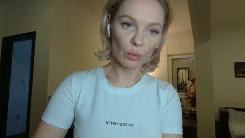 Snapshot of beautifulkollettee chatting on 01/14/25, 11:31 Beautifulkollette online show from 01/14/25, 11:31