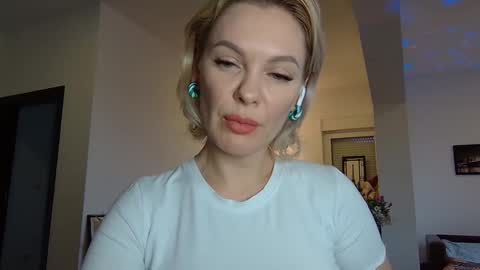 Snapshot of beautifulkollettee chatting on 01/18/25, 11:32 Beautifulkollette online show from 01/18/25, 11:32