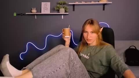 beauty_ginger online show from 09/17/25, 01:02