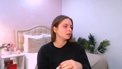 Gloria online show from 11/24/25, 01:33