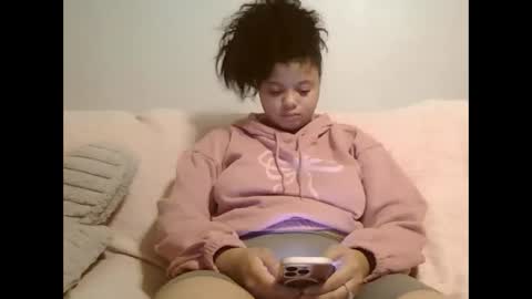 Snapshot of beautyloves chatting on 11/09/25, 02:26 Beauty online show from 11/09/25, 02:26