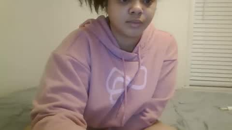 Snapshot of beautyloves chatting on 11/10/25, 09:08 Beauty online show from 11/10/25, 09:08