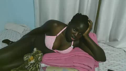 Snapshot of beautytyler chatting on 10/24/25, 08:49 tyler online show from 10/24/25, 08:49