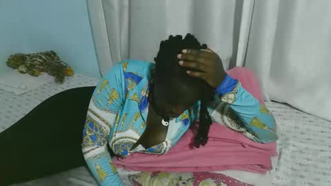 Snapshot of beautytyler chatting on 10/28/25, 06:21 tyler online show from 10/28/25, 06:21