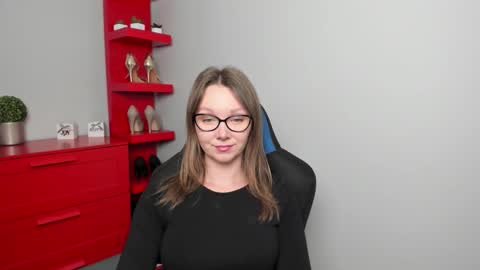 Zoe online show from 10/08/25, 06:33