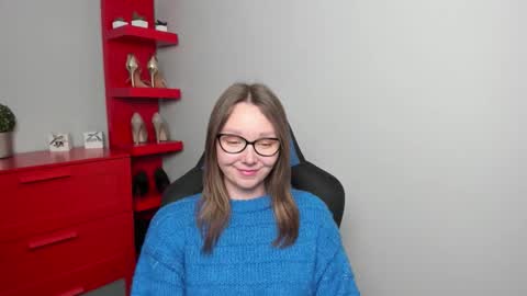 Zoe online show from 10/20/25, 06:36