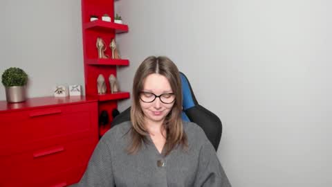 Zoe online show from 10/29/25, 06:48