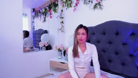Snapshot of beccamilanni chatting on 02/03/25, 03:17 beccamilanni online show from 02/03/25, 03:17