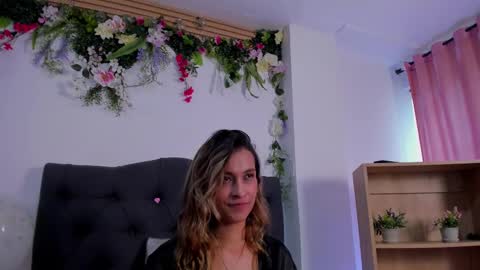 Snapshot of beccamilanni chatting on 02/28/25, 07:46 beccamilanni online show from 02/28/25, 07:46