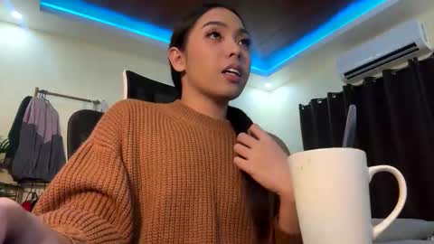 Snapshot of becinapia15 chatting on 09/21/25, 07:59 becinapia15 online show from 09/21/25, 07:59