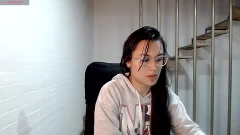 Snapshot of beckdymon chatting on 03/10/25, 12:40 Daniela online show from 03/10/25, 12:40