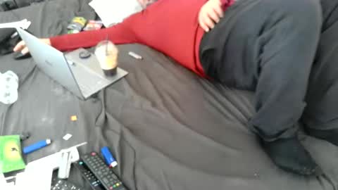 Snapshot of bedroomvibe chatting on 02/14/25, 10:38 bedroomvibe online show from 02/14/25, 10:38