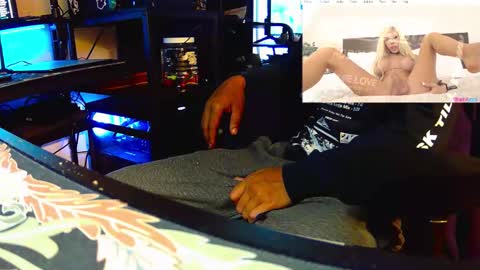 hungnheavy online show from 10/19/25, 11:55