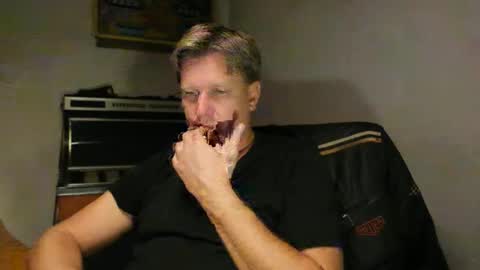 beefeater_7 online show from 09/29/25, 07:51