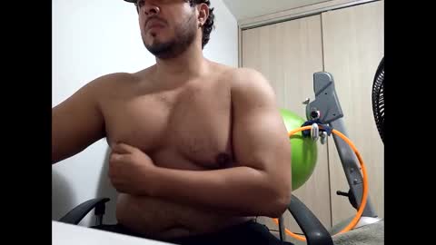 Snapshot of beefypecs_10 chatting on 12/17/24, 03:28 Criss2fer online show from 12/17/24, 03:28