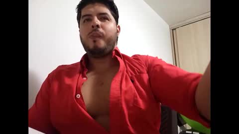 Snapshot of beefypecs_10 chatting on 12/24/24, 11:33 Criss2fer online show from 12/24/24, 11:33