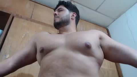 Snapshot of beefypecs_10 chatting on 02/11/25, 11:22 Criss2fer online show from 02/11/25, 11:22