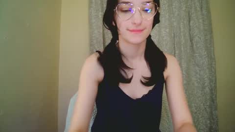 Mia online show from 09/08/25, 07:57