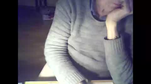 Snapshot of bekklove1 chatting on 02/11/25, 05:07 bekklove1 online show from 02/11/25, 05:07