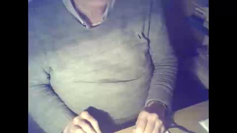 Snapshot of bekklove1 chatting on 03/08/25, 04:39 bekklove1 online show from 03/08/25, 04:39