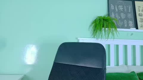 Snapshot of belamiller chatting on 10/22/25, 11:43 BELA online show from 10/22/25, 11:43