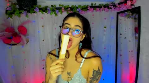 Snapshot of belinda_luna_ chatting on 10/01/25, 06:36 modelo independiente online show from 10/01/25, 06:36