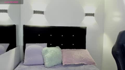 Snapshot of belinda_ws chatting on 09/30/25, 02:22 Bella online show from 09/30/25, 02:22