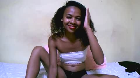 bella193999 online show from 12/22/24, 12:38