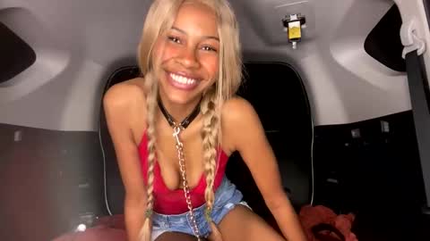 bella19sua online show from 10/25/25, 03:36