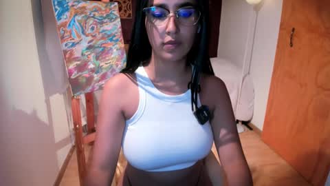 Snapshot of bella_669 chatting on 03/11/25, 02:10 Bella 669 online show from 03/11/25, 02:10