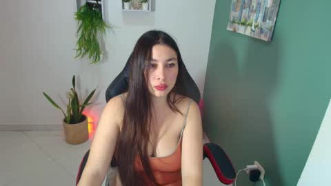 Snapshot of bella_99x chatting on 09/12/25, 12:05 Bel 3 online show from 09/12/25, 12:05