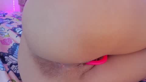 Snapshot of bella__sweets chatting on 02/05/25, 01:26 Melanie online show from 02/05/25, 01:26