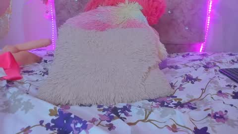 Snapshot of bella__sweets chatting on 02/07/25, 10:41 Melanie online show from 02/07/25, 10:41