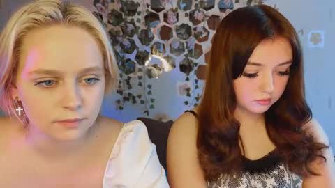 Snapshot of bella_and_alice chatting on 09/17/25, 01:13 bella_and_alice online show from 09/17/25, 01:13