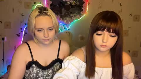 Snapshot of bella_and_alice chatting on 10/10/25, 02:05 bella_and_alice online show from 10/10/25, 02:05