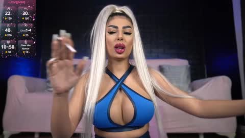 Snapshot of bella_blonda chatting on 02/05/25, 08:14 Emma Bella online show from 02/05/25, 08:14