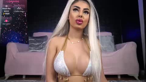 Snapshot of bella_blonda chatting on 02/09/25, 06:37 Emma Bella online show from 02/09/25, 06:37