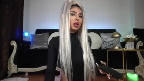 Snapshot of bella_blonda chatting on 02/16/25, 10:43 Emma Bella online show from 02/16/25, 10:43