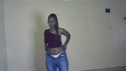 Snapshot of bella_c8 chatting on 10/31/25, 03:24 bella_c8 online show from 10/31/25, 03:24