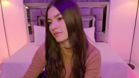 Snapshot of bella_clark2 chatting on 11/04/25, 03:49 Bella online show from 11/04/25, 03:49