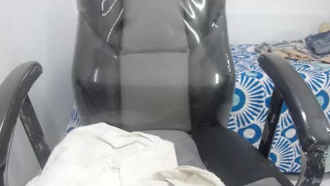 Snapshot of bella_lady_1_ chatting on 03/04/25, 08:49 lady online show from 03/04/25, 08:49