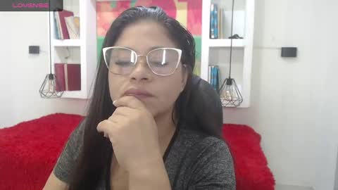 Snapshot of bella_lady_1_ chatting on 09/24/25, 11:35 lady online show from 09/24/25, 11:35