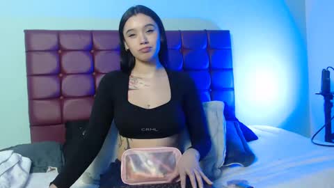 Valentina online show from 11/05/25, 02:11