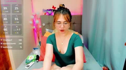 Snapshot of bella_maree chatting on 12/27/24, 06:35 BM  online show from 12/27/24, 06:35