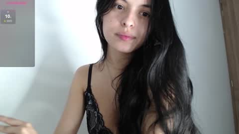Snapshot of bella_musee chatting on 12/06/24, 03:52 online show from 12/06/24, 03:52