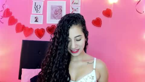 Snapshot of bella_ponce1 chatting on 03/04/25, 05:45 Bella Ponce online show from 03/04/25, 05:45