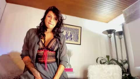Snapshot of bella_rosee1 chatting on 10/12/25, 12:15 Maria online show from 10/12/25, 12:15
